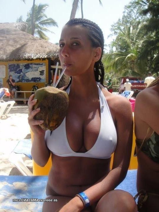 14P Compilation of non-nude bikini babes posing for the cam