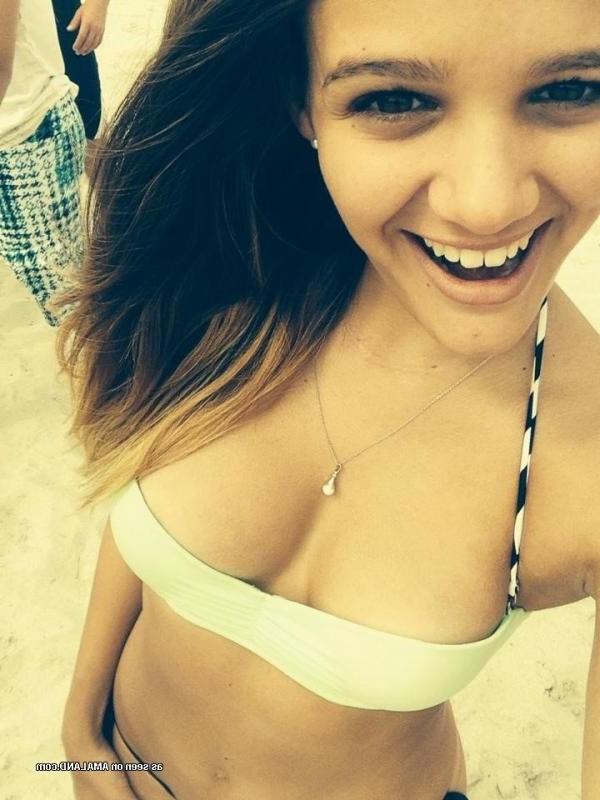 10P Compilation of bikini hotties posing for their boyfriends