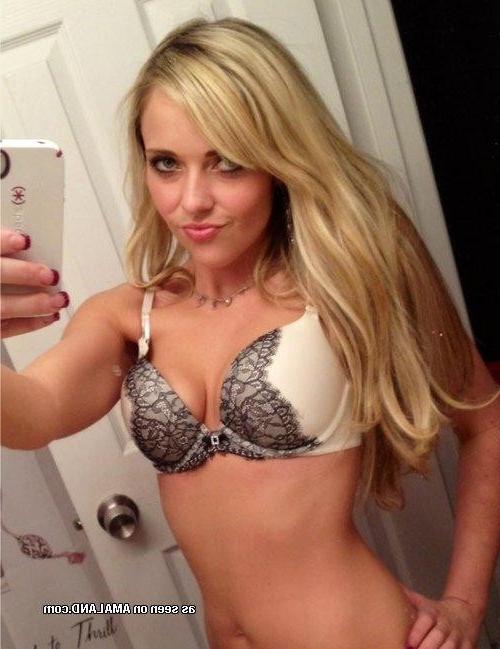 10P Compilation of non-nude chicks selfshooting for their BFs
