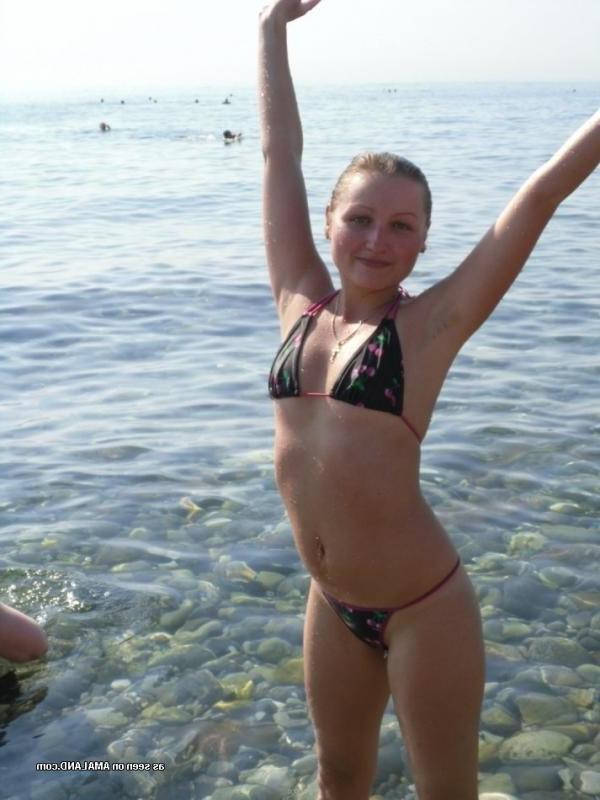 10P Compilation of non-nude girlfriends posing sexy on cam