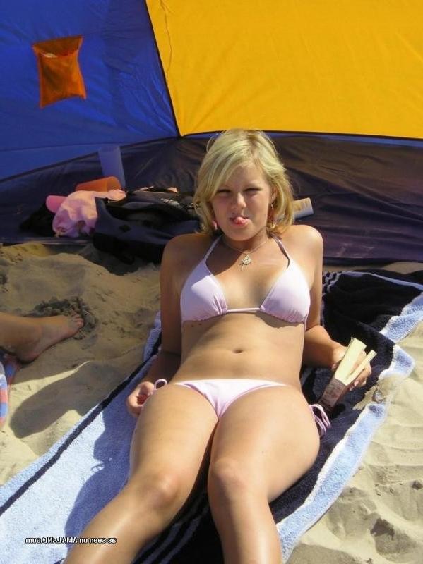 10P Compilation of hotties in bikinis and lingerie posing