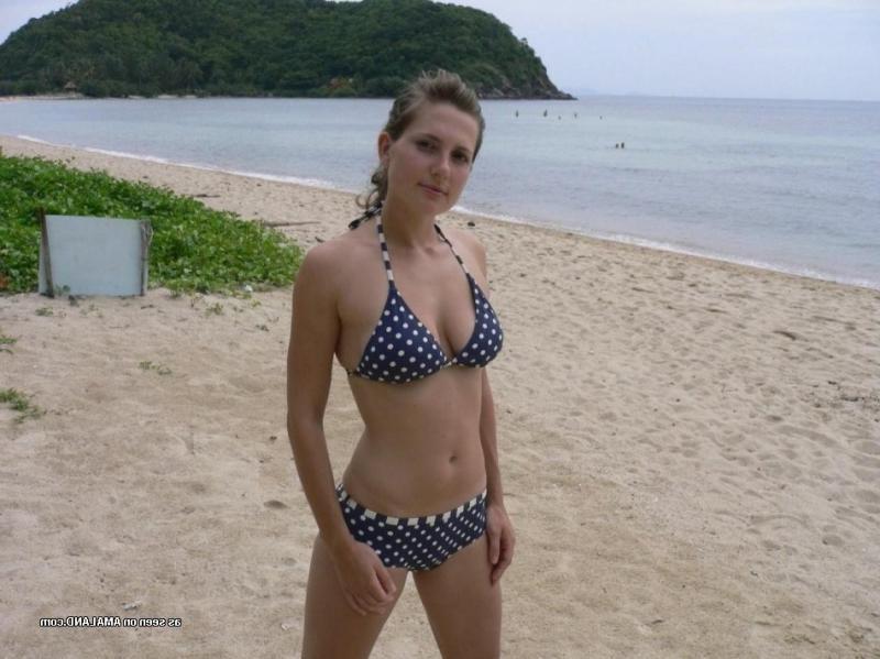 10P Compilation of hotties in bikinis and lingerie posing