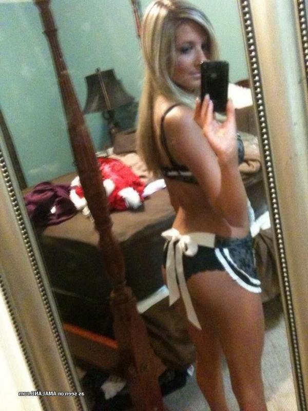 10P Compilation of a non-nude blonde babe posing sexy for her BF