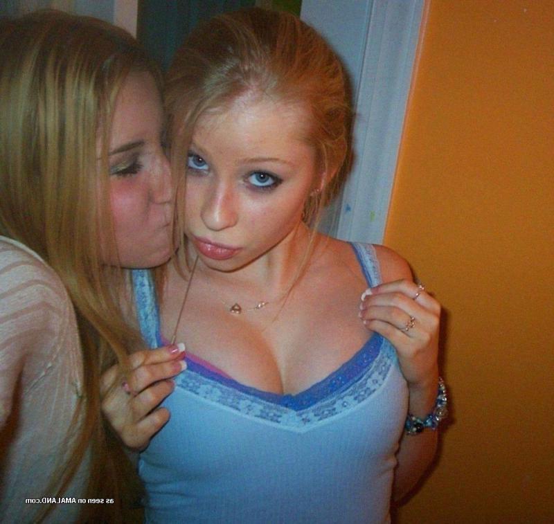 10P Compilation of naughty non-nude chicks posing for the cam