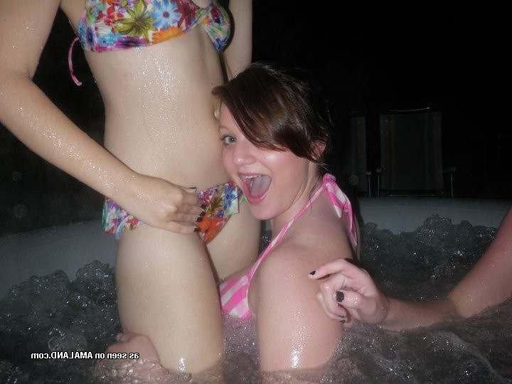 10P Compilation of naughty non-nude chicks posing for the cam