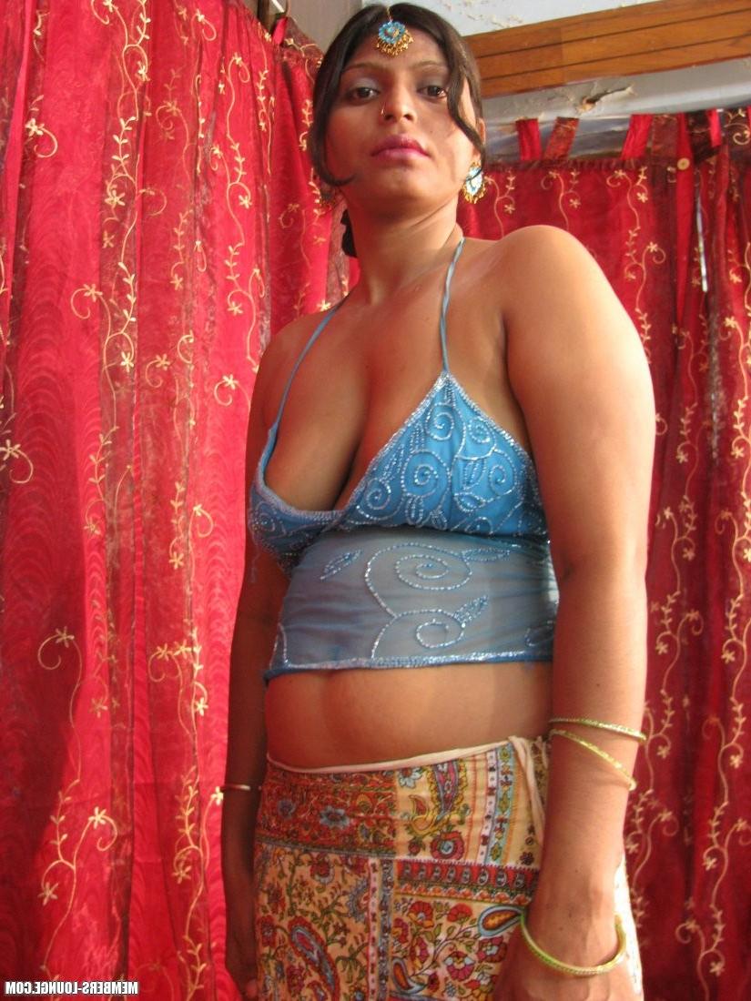 15P Robby mit Neha Zieh sie bitte aus