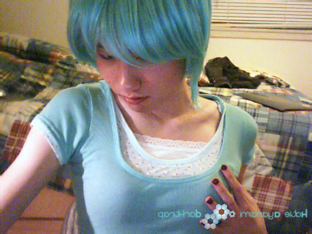 16P Young japanese newhalf in blue wig tease