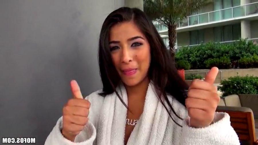 16P Megan Salinas toying both her tight love holes