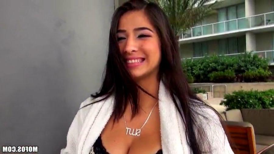 16P Megan Salinas toying both her tight love holes