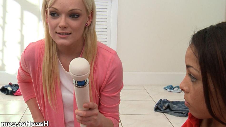 15P College teens dominated with vibrator by lesbians