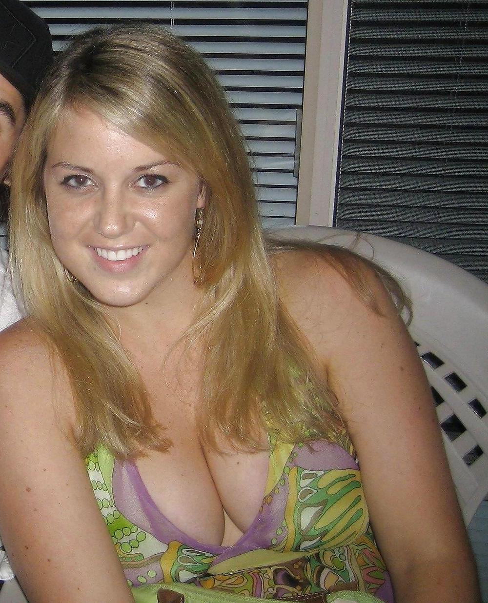 25P BUSTY AMATEUR XI