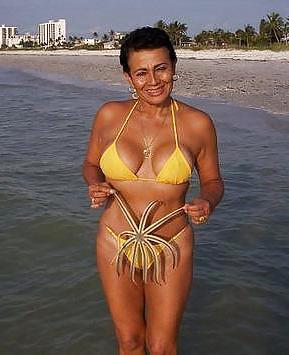 25P BUSTY AMATEUR XI