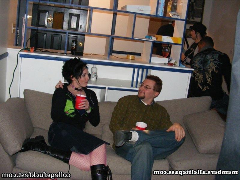 16P Drunk hot college hors fucking with dildos and toys