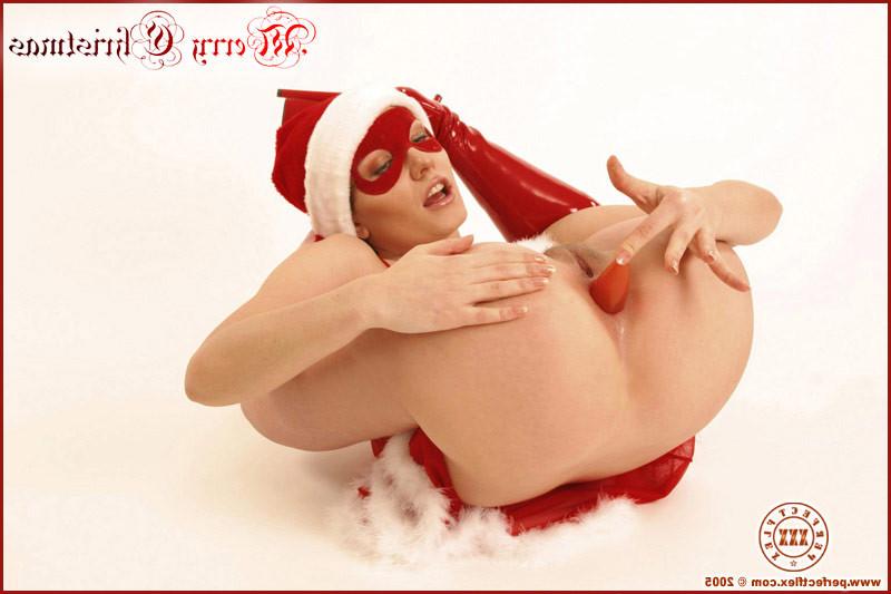 17P Horny flexible babe dildoing herself in weird positions