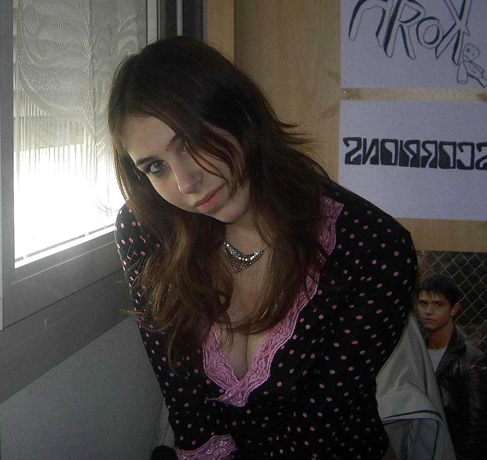 25P BUSTY AMATEUR V