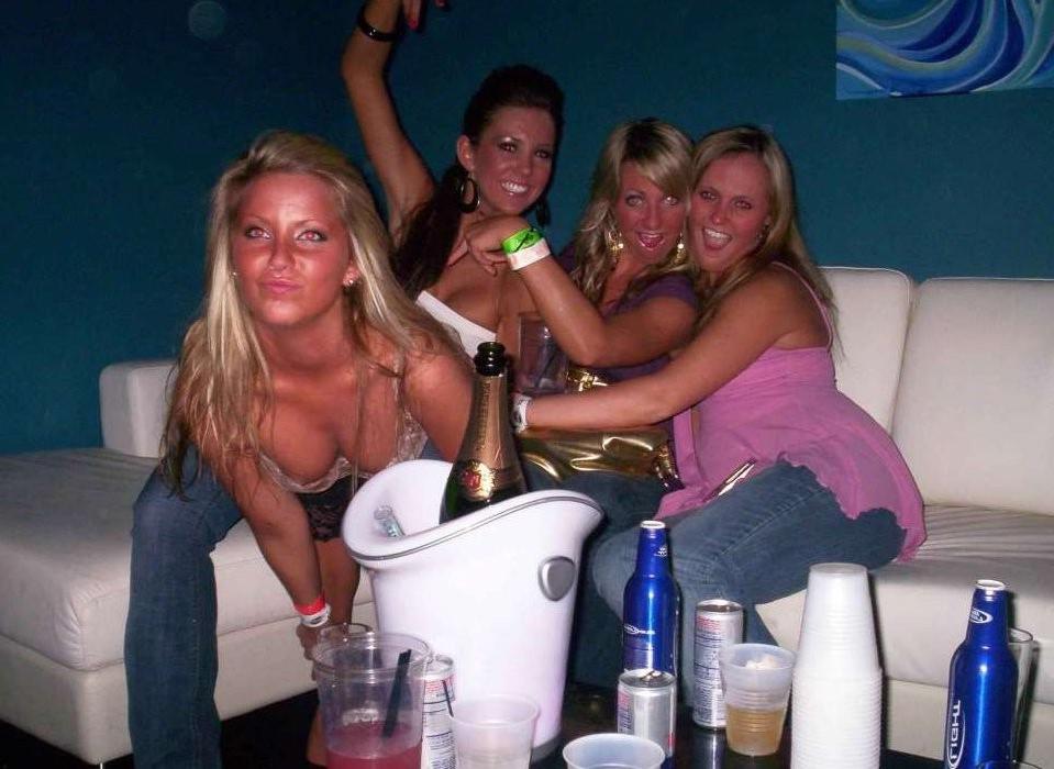15P Hot Drunk College Chicks Flashing Perky Tits