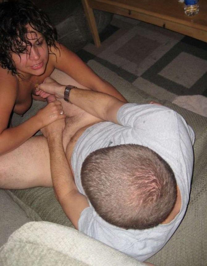 15P Wild Drunk College Coeds Party And Flash Boobs