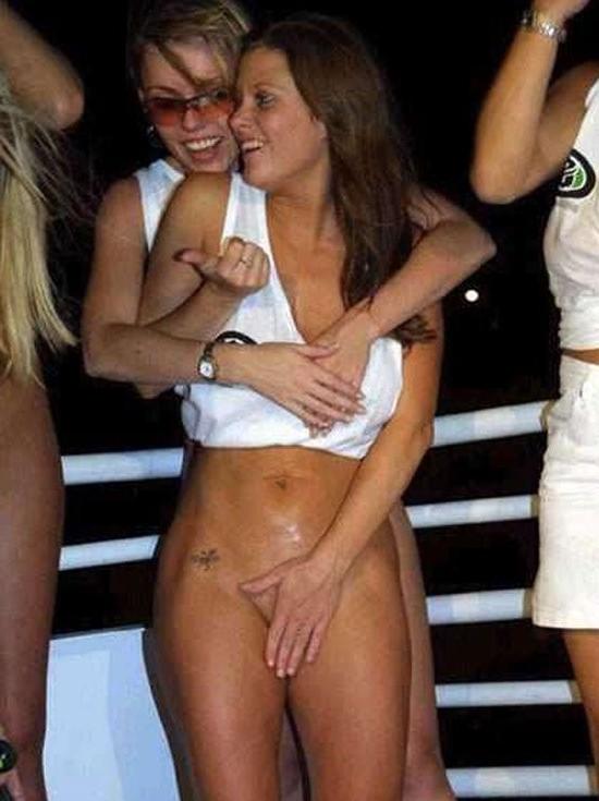 15P Drunk College Coeds Fucked Up And Flashing