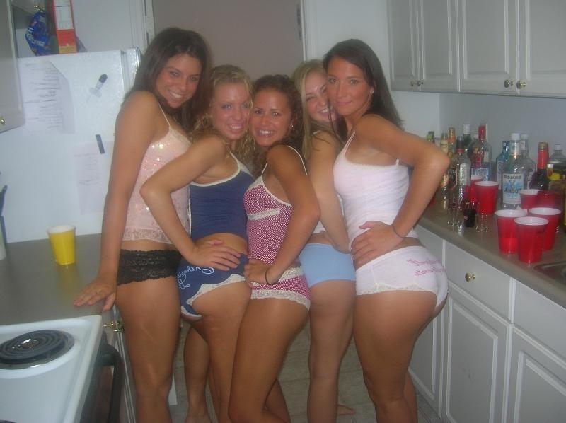 10P Drunk College Babes Exposing Yummy Asses And Tits