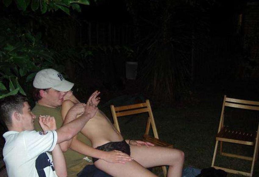 15P Hot Drunk College Girls Going Fucking Nuts