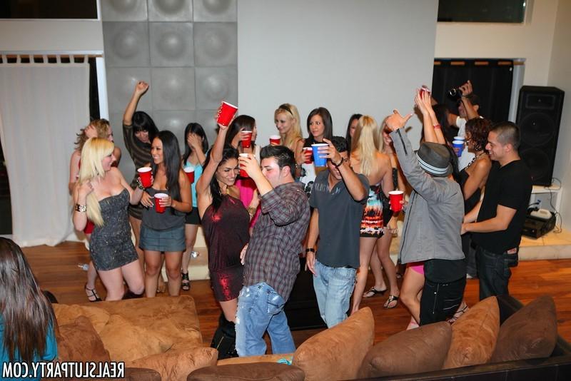16P Layna Laurel gets drunk and has sex at a college party gone wild
