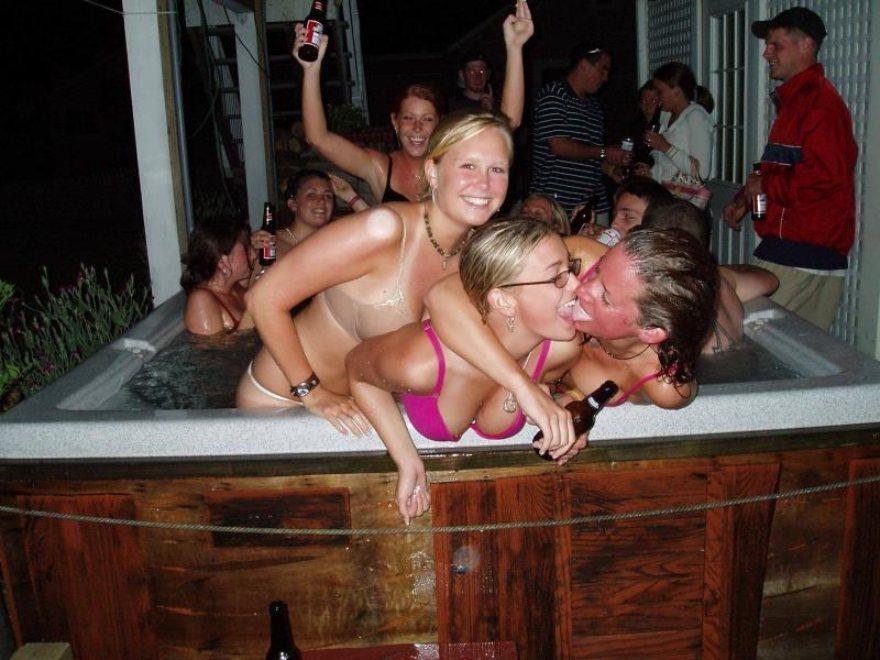 15P Drunk College Girls Going Fucking Crazy
