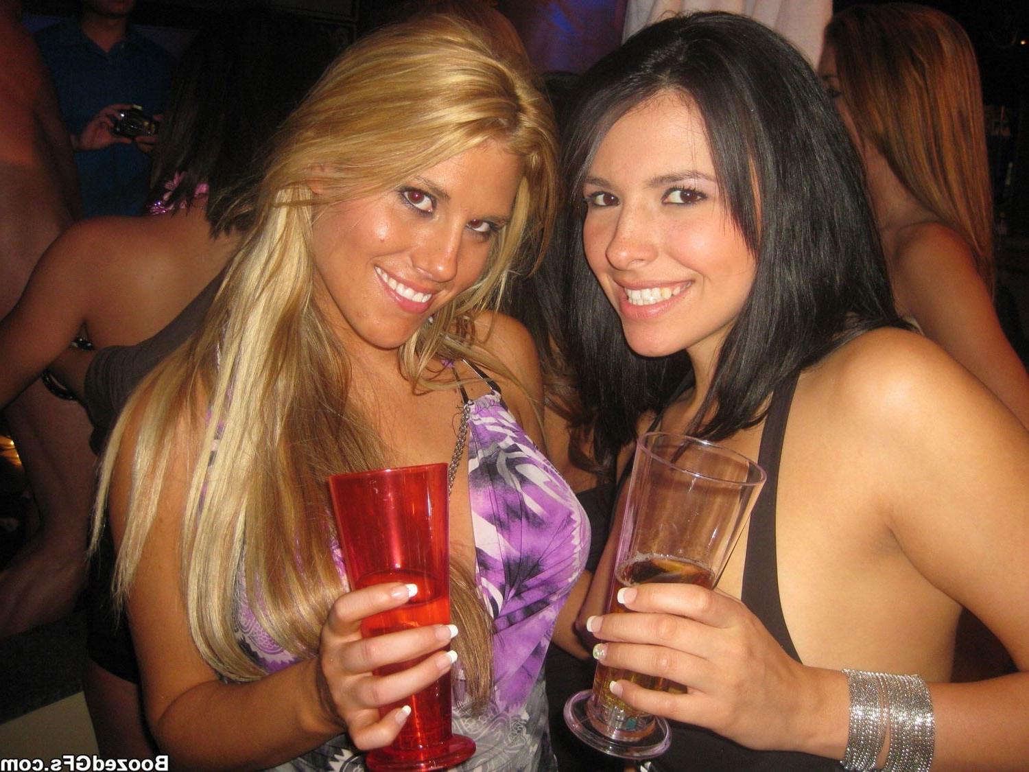 16P Naughty chicks blowing big hard cocks on private party