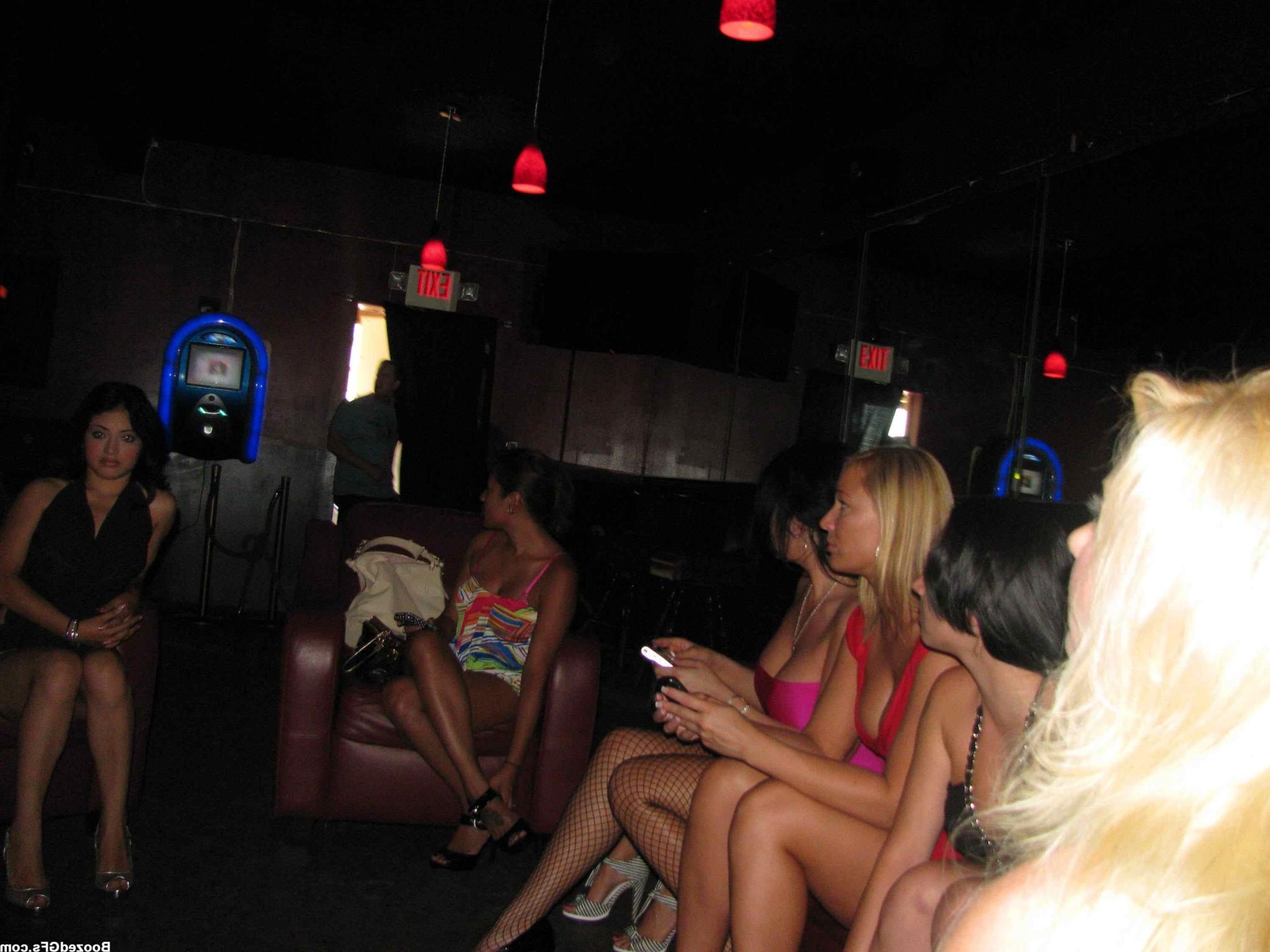 16P Horny muscular male stripper seducing drunken party girls