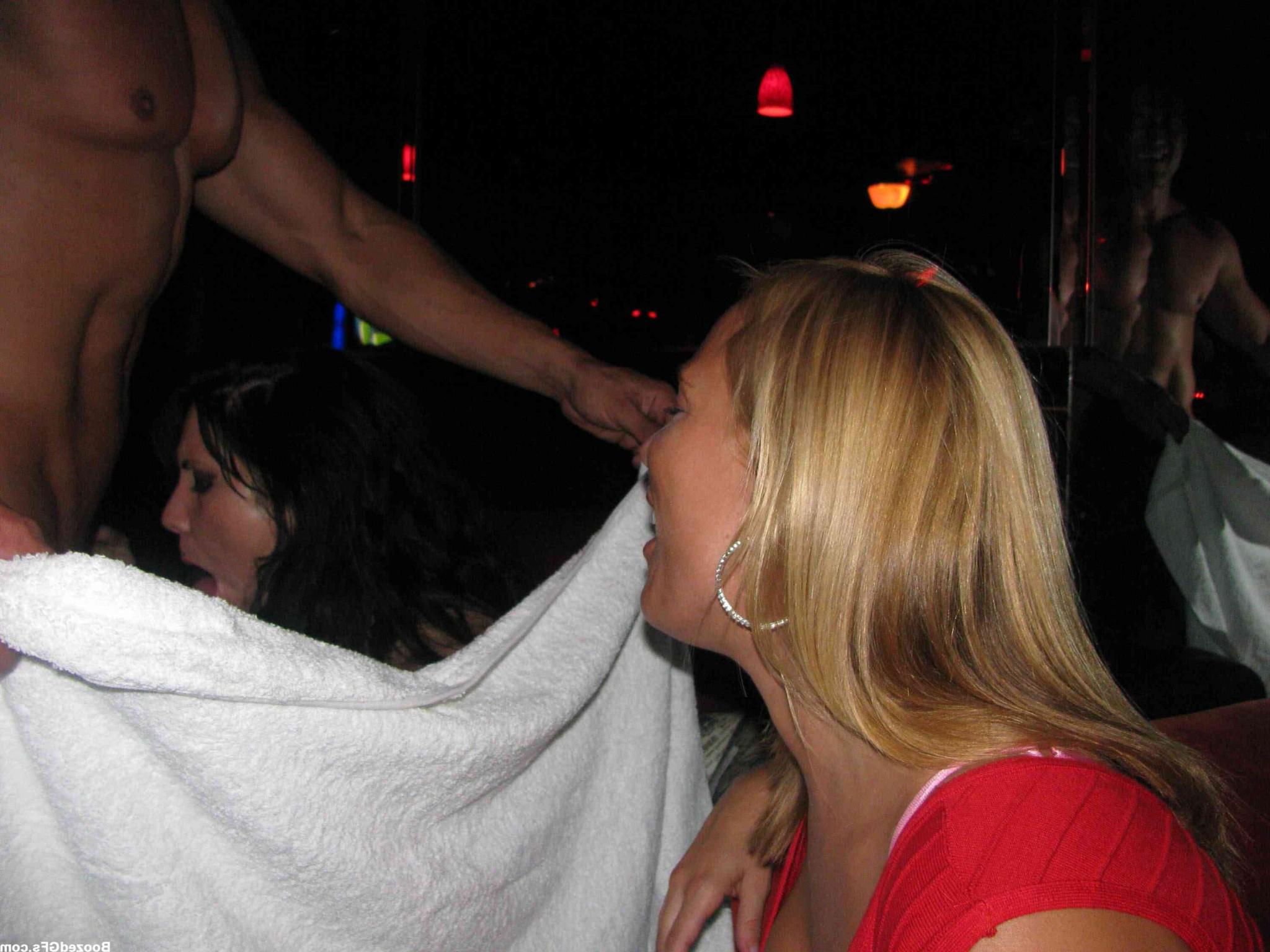 16P Horny male strippers with big cocks screwing chicks on party