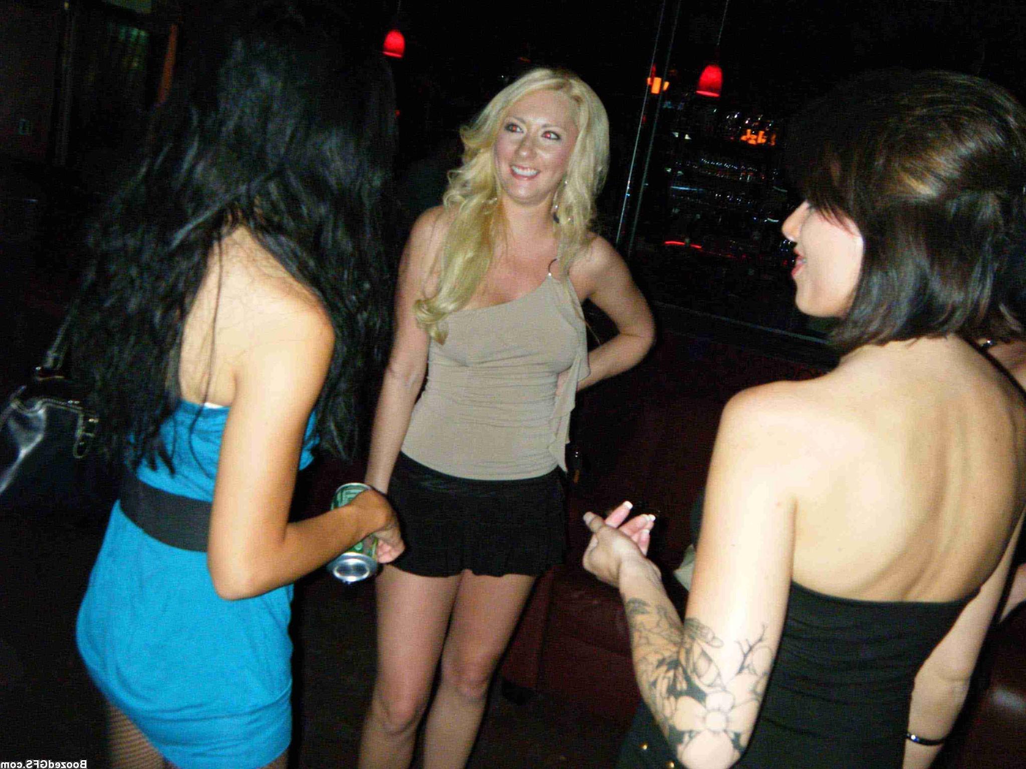 16P Horny male strippers with big cocks screwing chicks on party