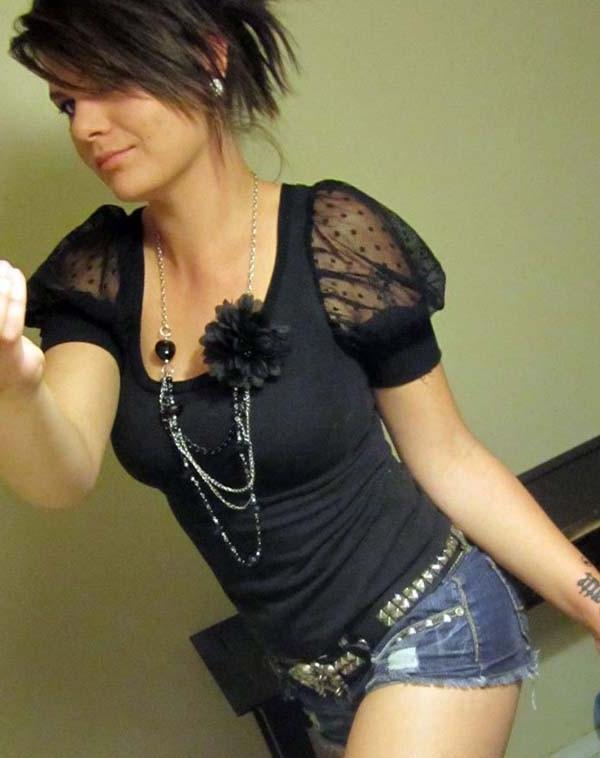 14P Busty amateur emo girlfriend stripping naked