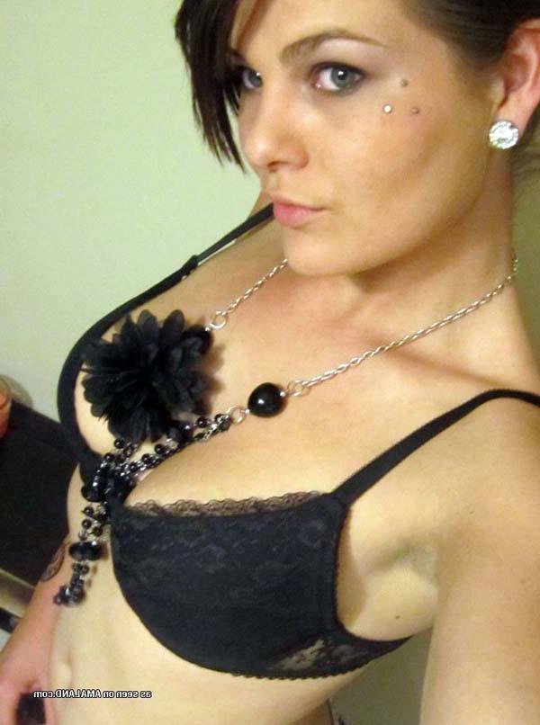 14P Busty amateur emo girlfriend stripping naked