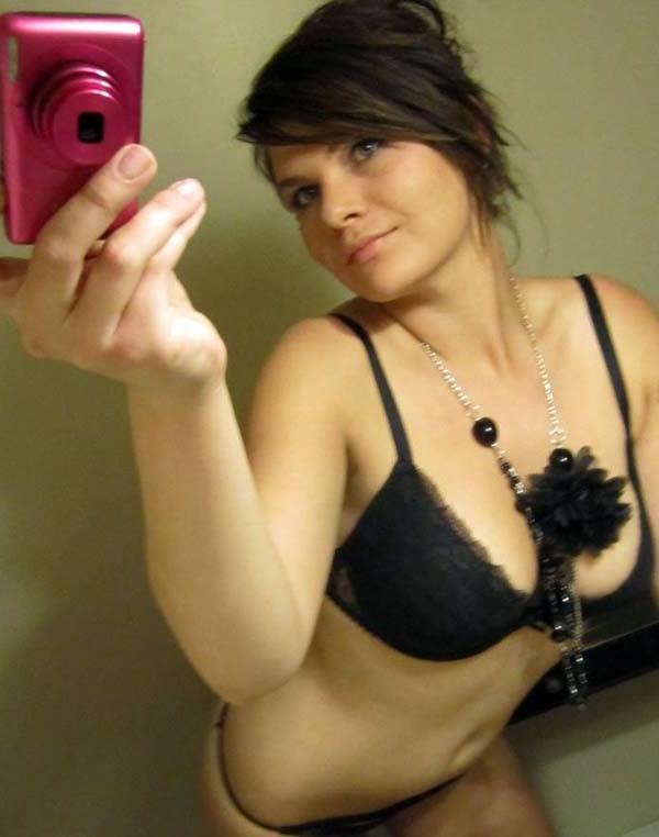 14P Busty amateur emo girlfriend stripping naked