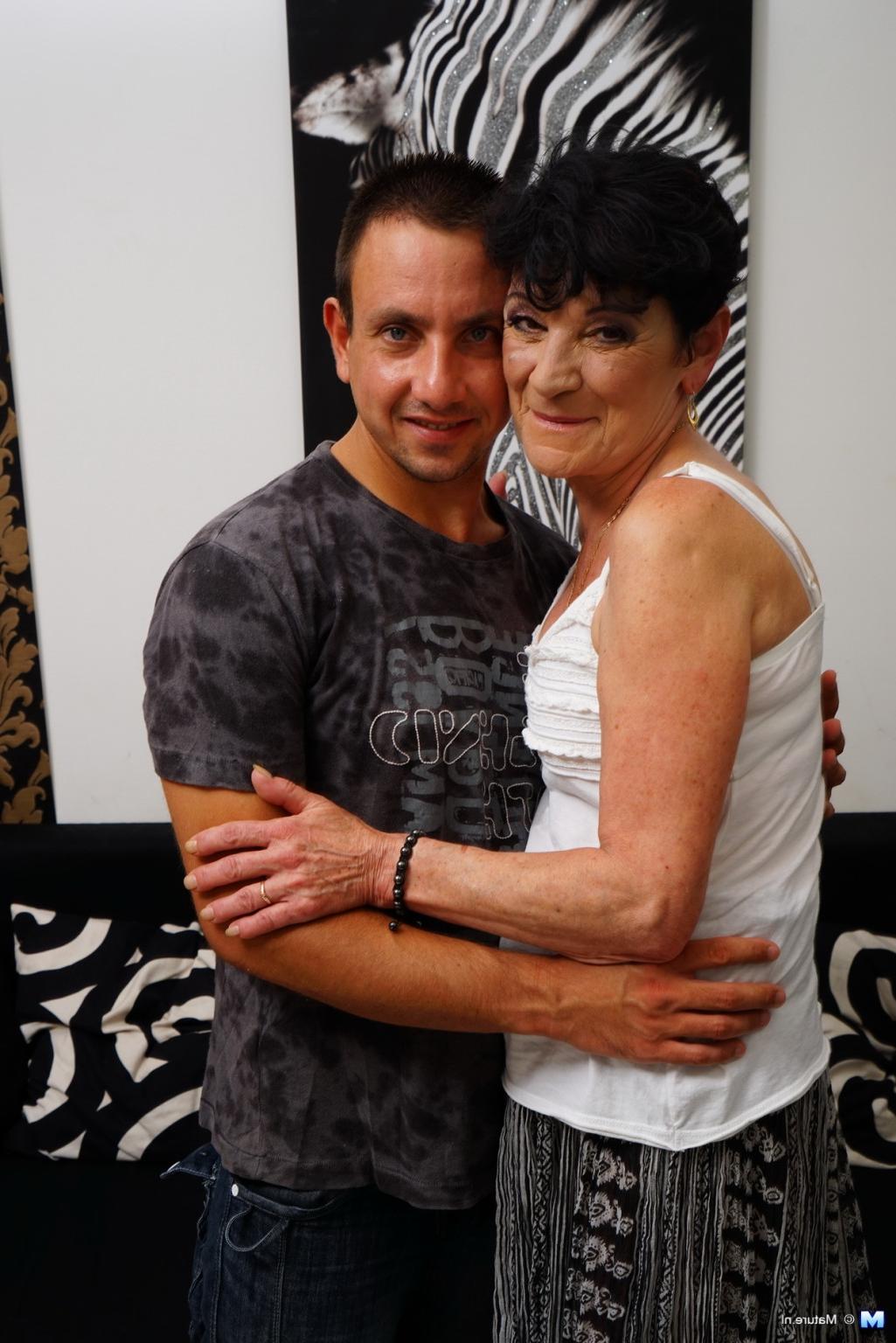 16P These old and young lesbians sure know how to get down