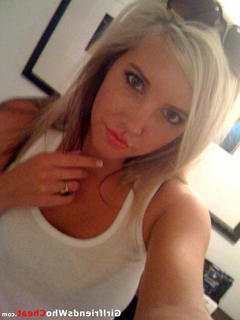 15P Samantha Saint  Self Shot