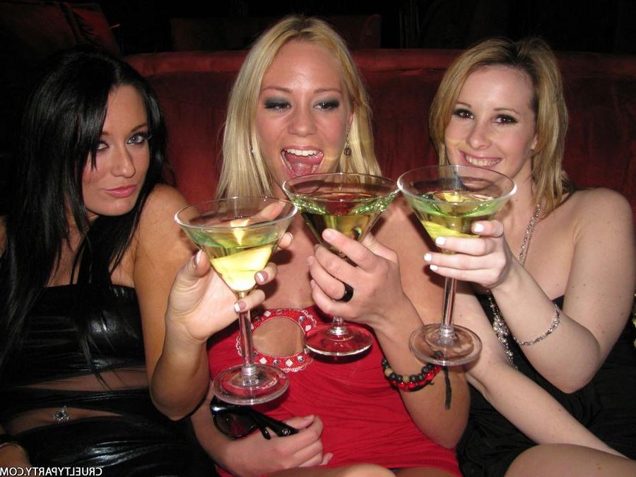 16P Ares Stone and her chicks party with their boytoy