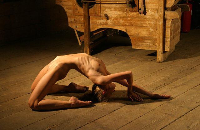 15P very skinny girls posing nude for food