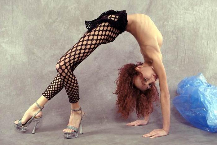 16P extremely skinny girl shows off her flexible body