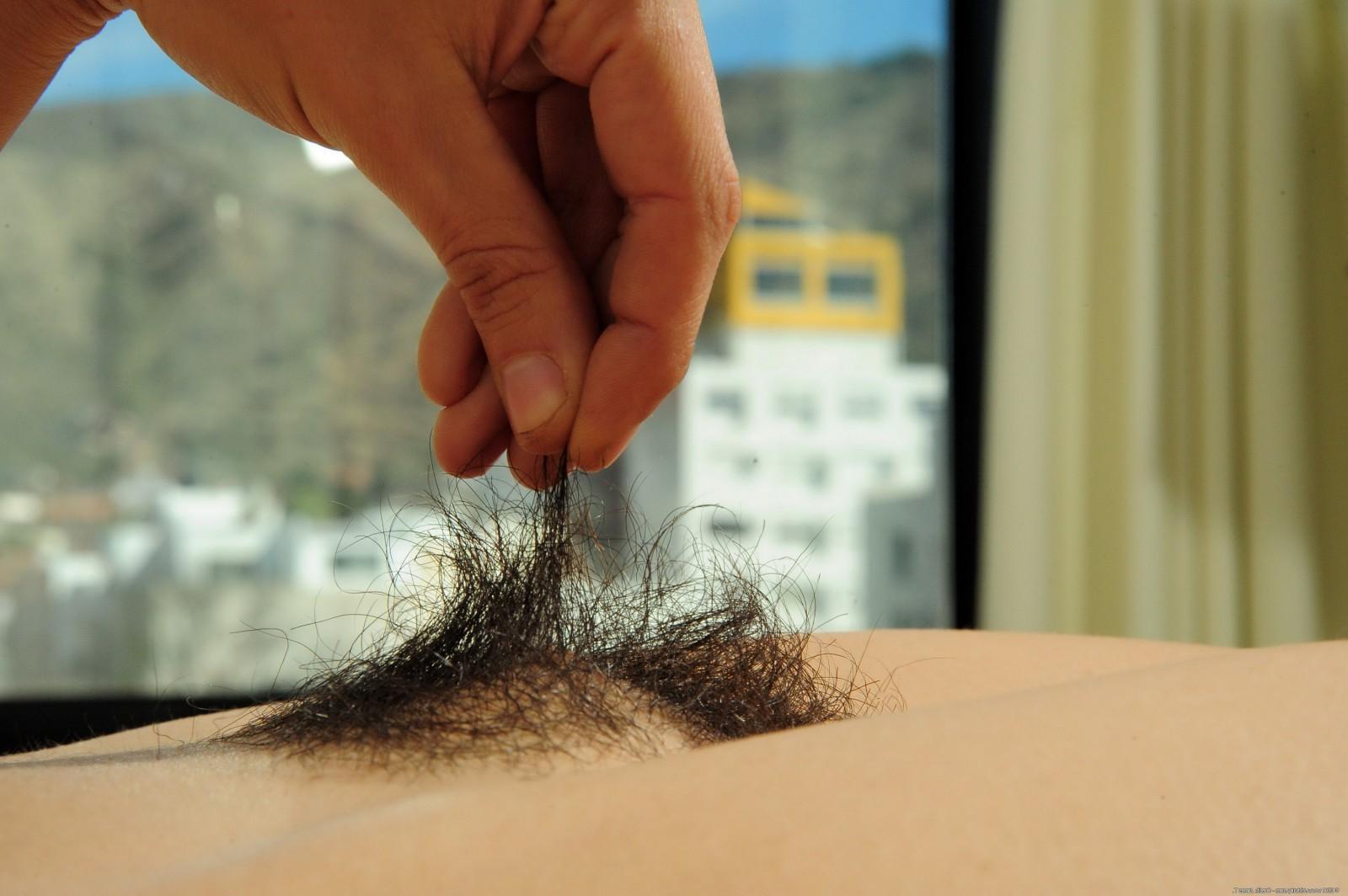 15P Natural hairy amateur teen spreading pussy
