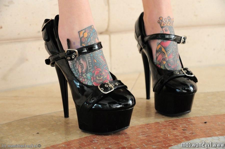 15P Ivy Snow in super short dress and high heels