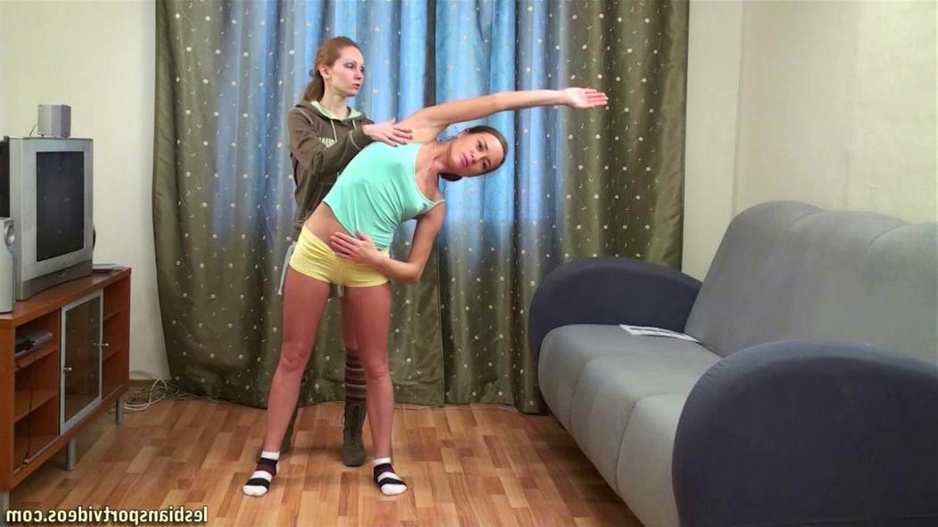 15P Lesbian milf gives a naked sports lesson