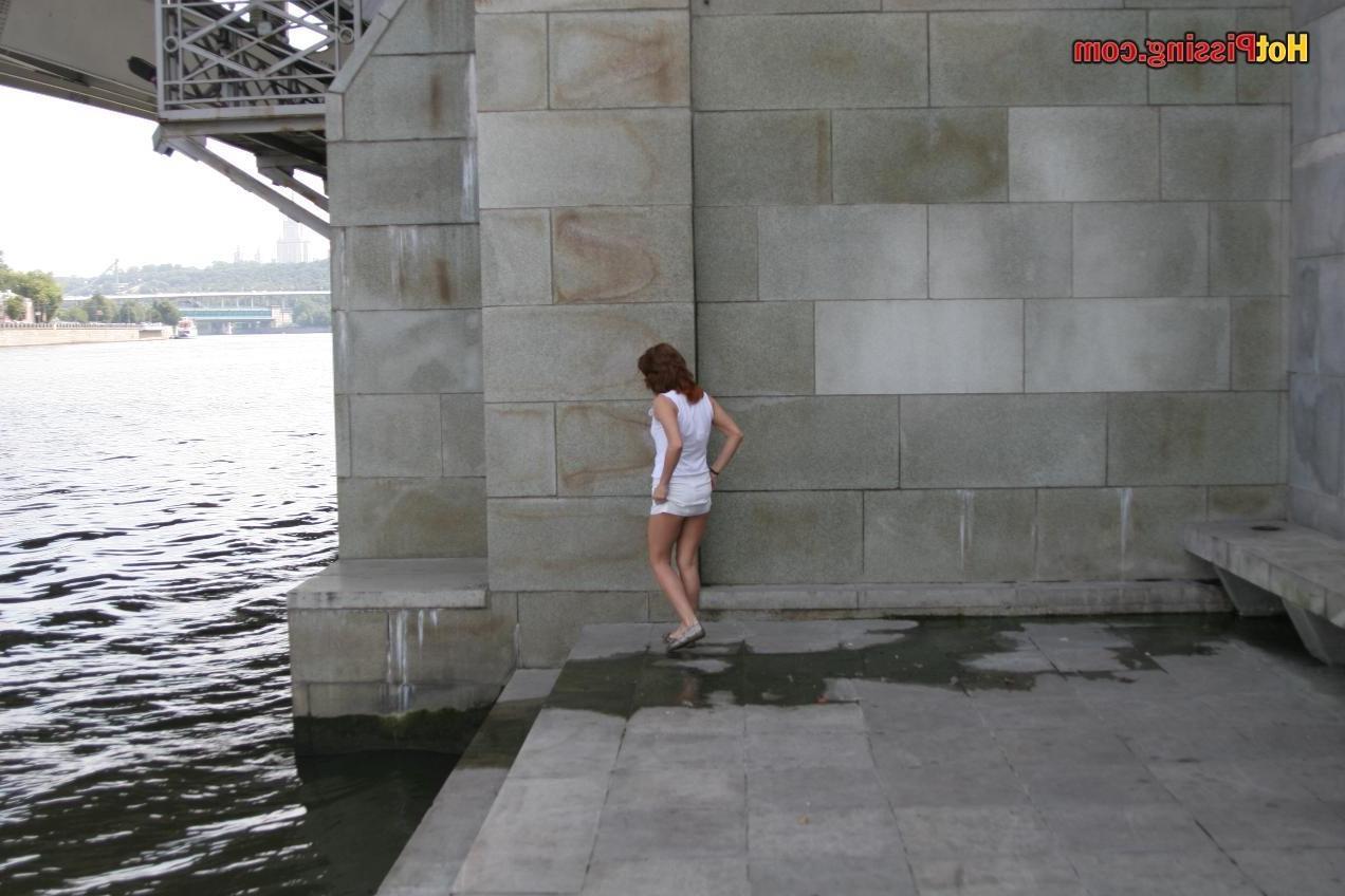 15P She had no choice except hot pissing under the bridge into the river