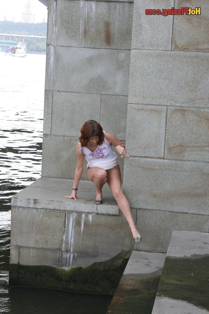 15P She had no choice except hot pissing under the bridge into the river