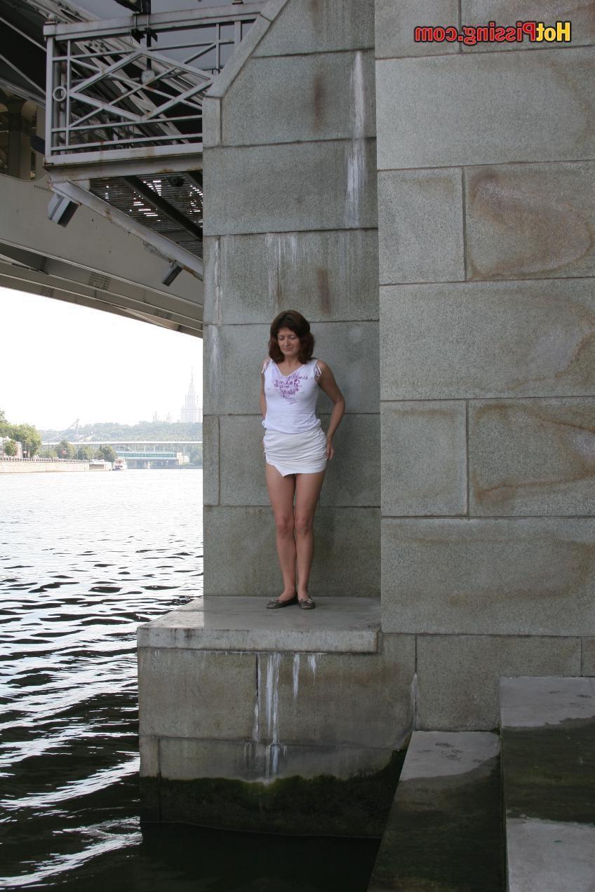 15P She had no choice except hot pissing under the bridge into the river