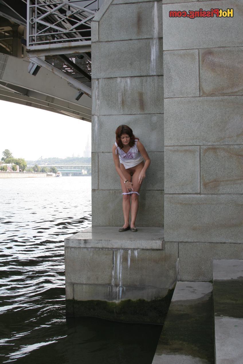 15P She had no choice except hot pissing under the bridge into the river