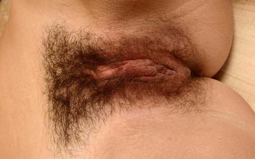 15P Hairy pussy brunette teen on floor