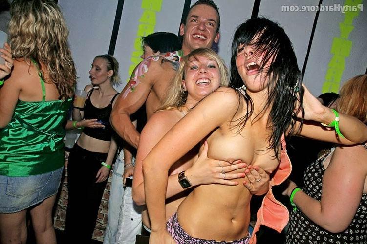 16P Horny hot drunk girls hardcore sex party