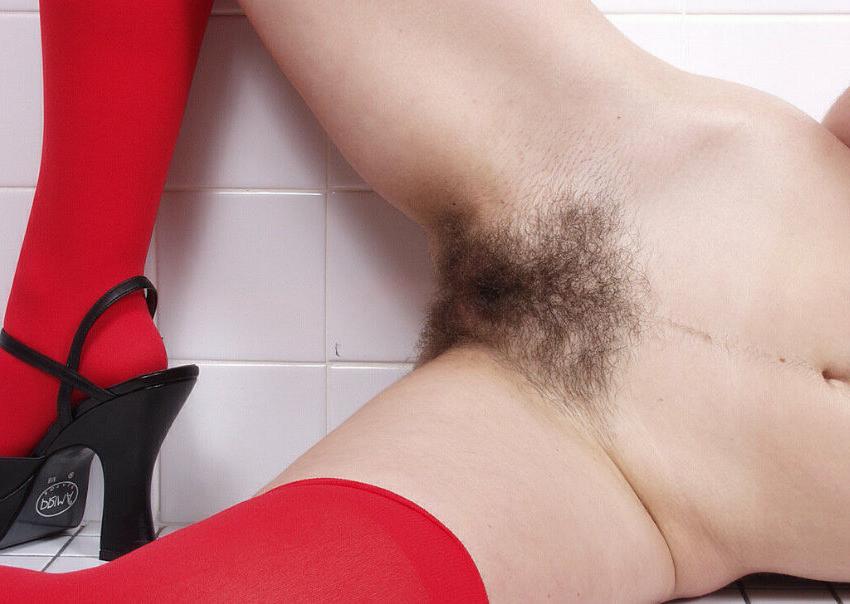 15P Hairy pussy teen in sexy red socks