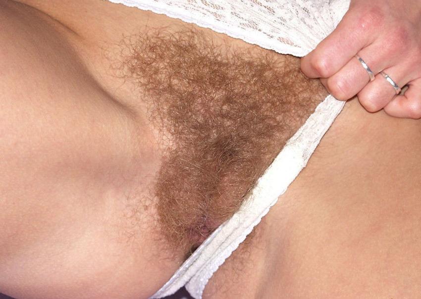 15P Amateur teen exposing her hairy pit