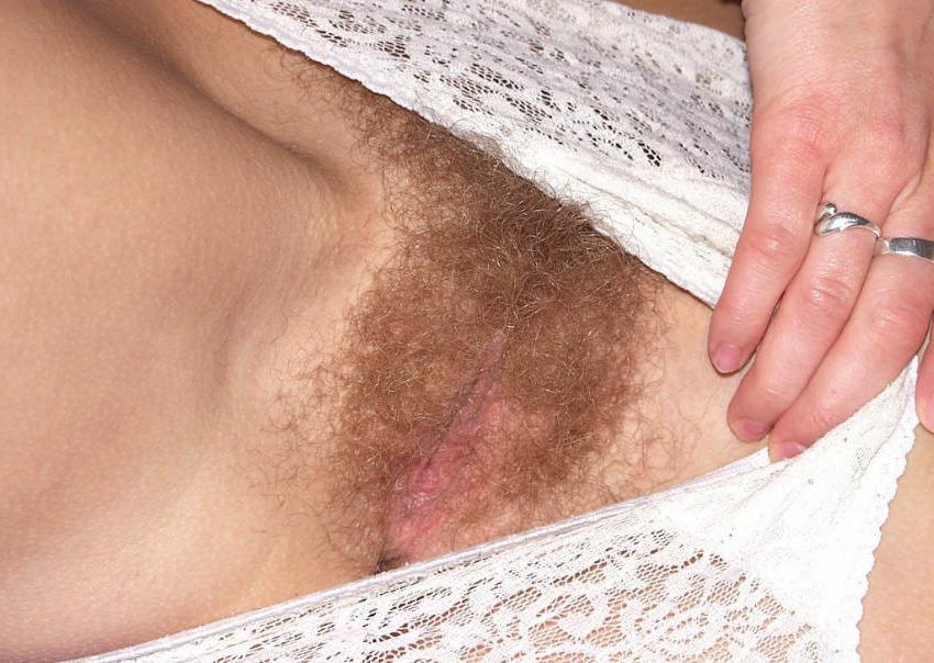 15P Amateur teen exposing her hairy pit
